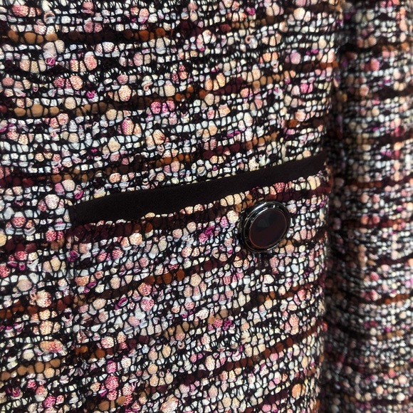 Beautiful St. John Tweed Blazer in a luxurious plum, raspberry. Women’s 8 eight - Picture 5 of 6